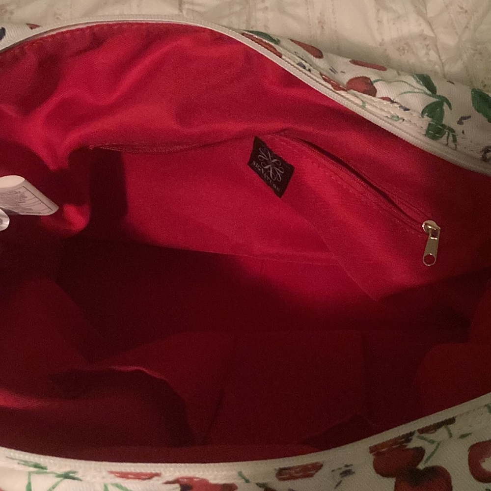 Cherry duffel bag - Picture 3 of 6